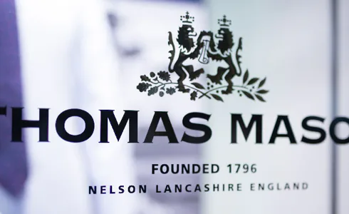 Britská tradícia a elegancia – Thomas Mason